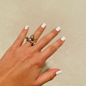 Uno De 50 - Silver Ring w/ pearl - size 5